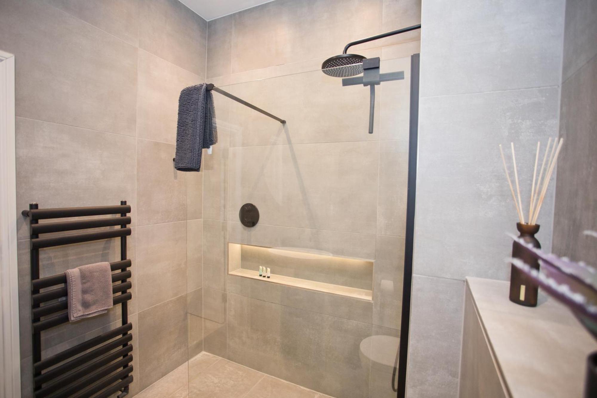 Ultra Stylish Apt Set In An Affluent Location Poole Bagian luar foto