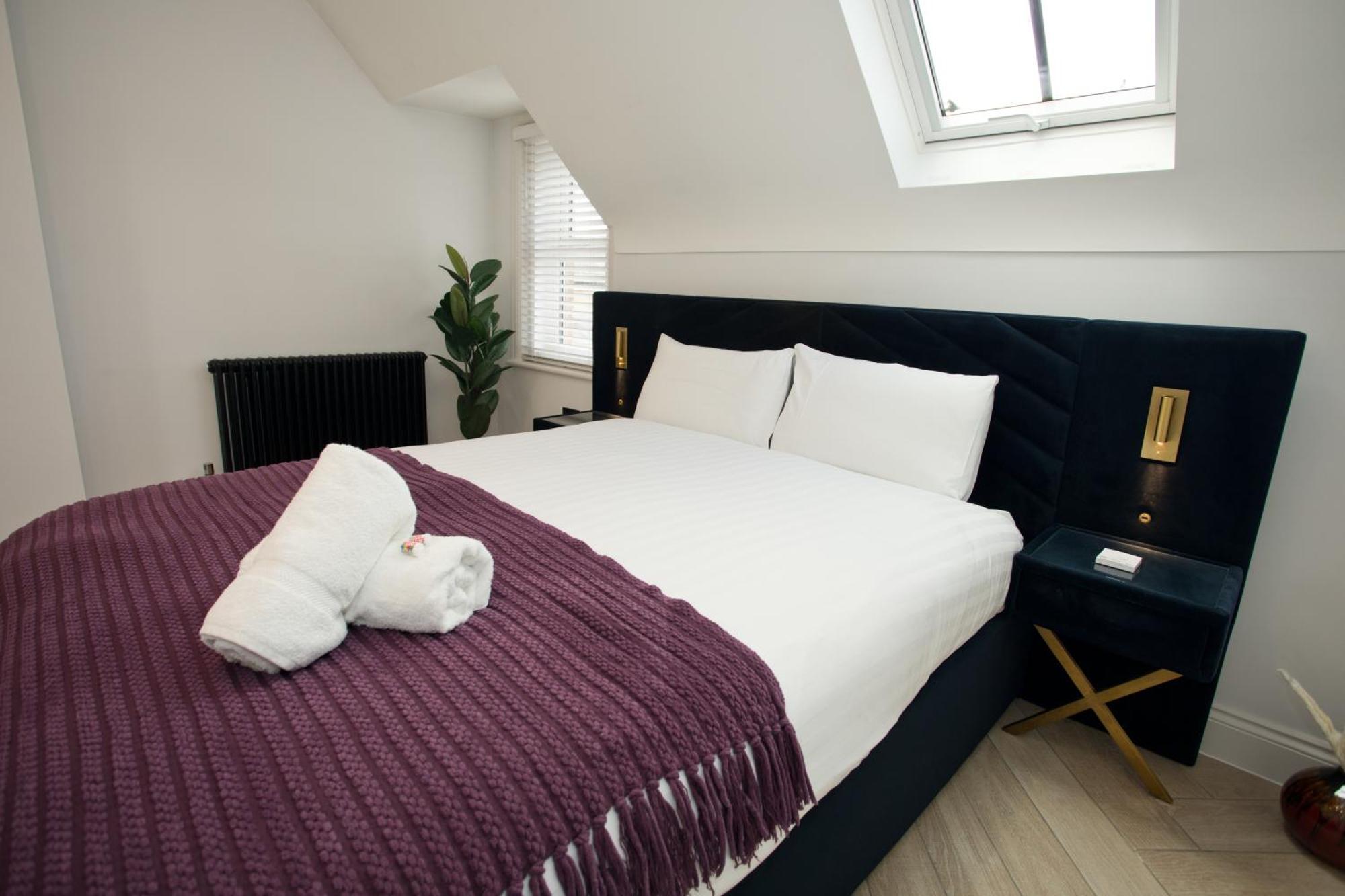 Ultra Stylish Apt Set In An Affluent Location Poole Bagian luar foto