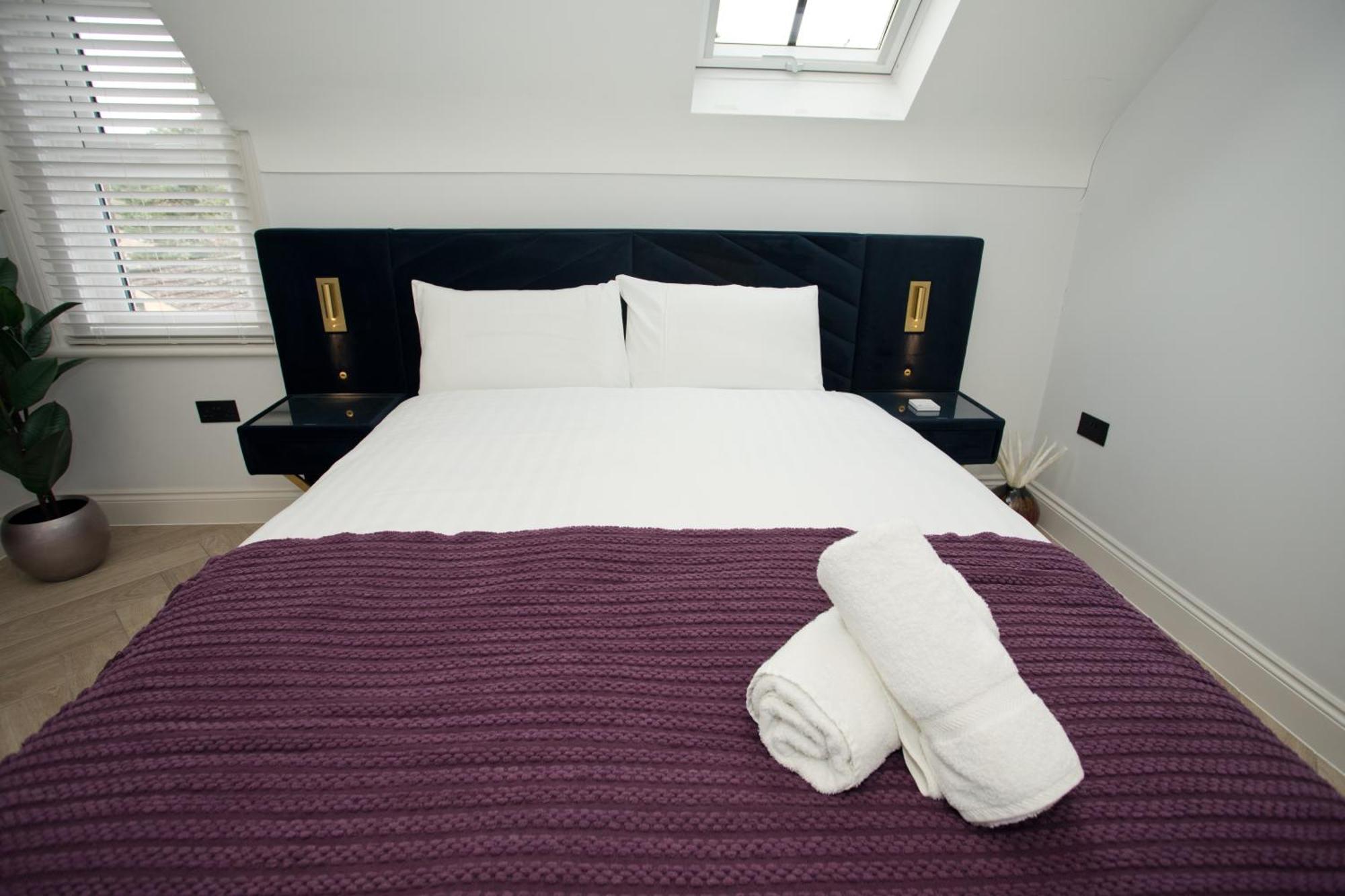 Ultra Stylish Apt Set In An Affluent Location Poole Bagian luar foto